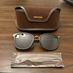 Brand New Tom Ford Black sunglasses with brown suede case